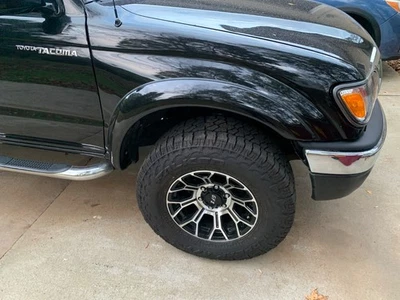 1997-2001 Toyota tacoma fender molding R side,part 75871-04010 - Image 1 of 3