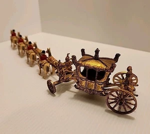 Crescent England Horse Carriage Queen Elizabeth II Coronation 1953 Diecast Model - Picture 1 of 8