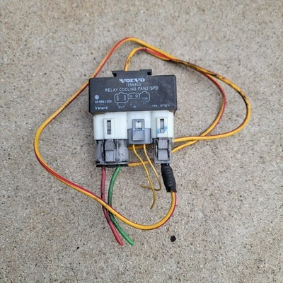 Volvo 740 940 Electric Fan Relay W/ Pigtails 960 850 C70 S70 V70 S90 V90 3523872 - Image 1 of 4
