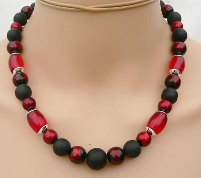 Halskette Perlen Form Mix 10/14 Glas Harz mehrfarbig schwarz Dunkelrot Rot  421z - Bild 1 von 4