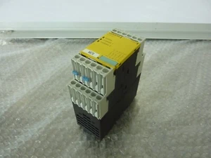 SIEMENS 3TK2825-1BB40 SIGUARD SAFETY RELAY 3TK28 (24227) - Picture 1 of 9