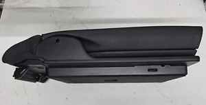 AUDI A3 SPORTBACK E-TRON 2016-2018 - reposabrazos asiento trasero / soporte para copa 8V0885081F - Imagen 1 de 7