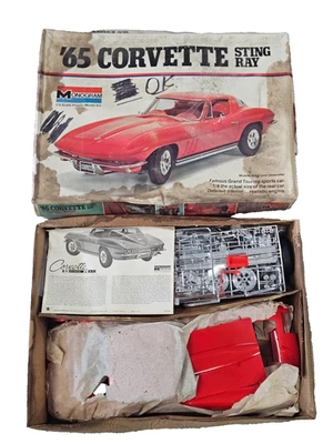 Monogram 2600 '65 Corvette Stingray 1/8 Scale * Sting Ray READ - Image 1 of 3