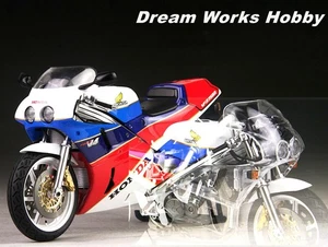 Honda VFR750R RC30 HRC Tamiya 1/12 galardonado construido con 2 carrocerías de trabajo - Imagen 1 de 24
