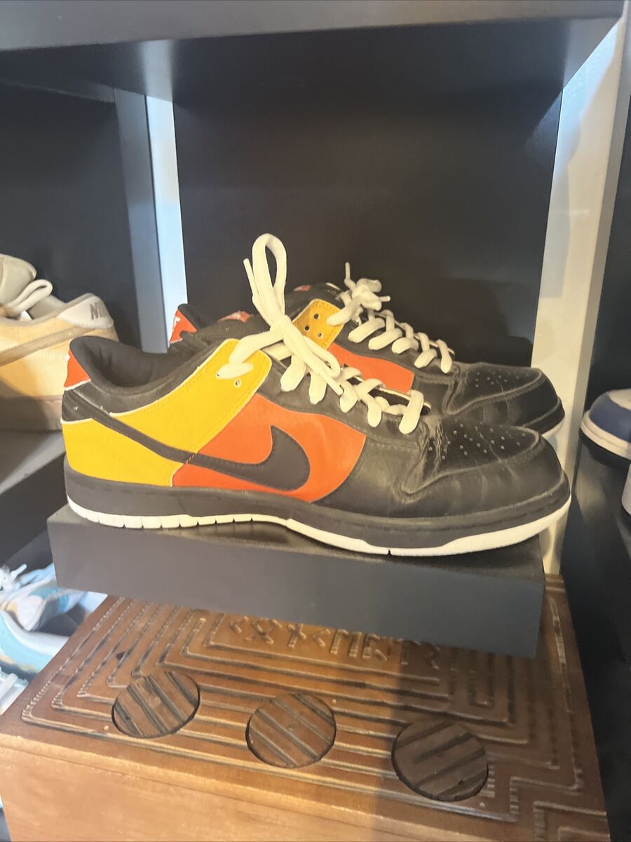 Nike SB Dunk Low Pro Raygun 2005 - 304292-803 for Sale Nike SB Dunk Low Pro Raygun 2005 - 304292-803 for Sale