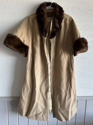 Abrigo de Colección Forstmann Stevens Telas Tarlows San José Puños de Piel y Cuello Foto 1 de 4