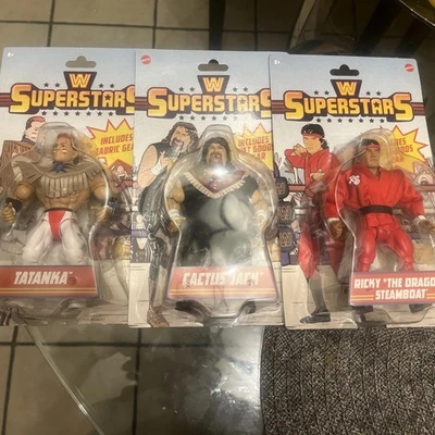 Conjunto de 3 bonecos de ação WWE Superstars Tatanka Ricky The Dragon & Cactus Jack - Imagem 1 de 4