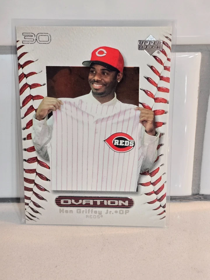 2000 Upper Deck Baseball Standard, Legend, Ovation, Gold Reserve, Pros/Prospects - Image 1 of 1