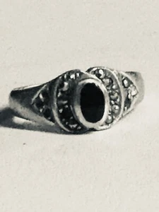 Anillo vintage de plata de ley 925 de ónix negro con reflejos de marcasita - Imagen 1 de 10