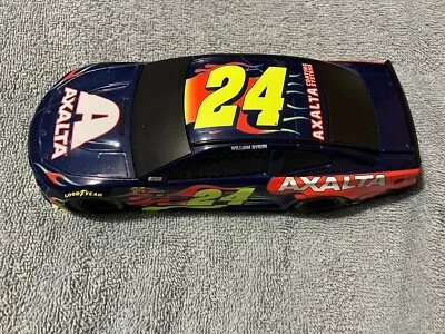 NASCAR AUTHENTICS WILLIAM BYRON #24 AXALTA VHTF 1:24 Scale - Image 1 of 3