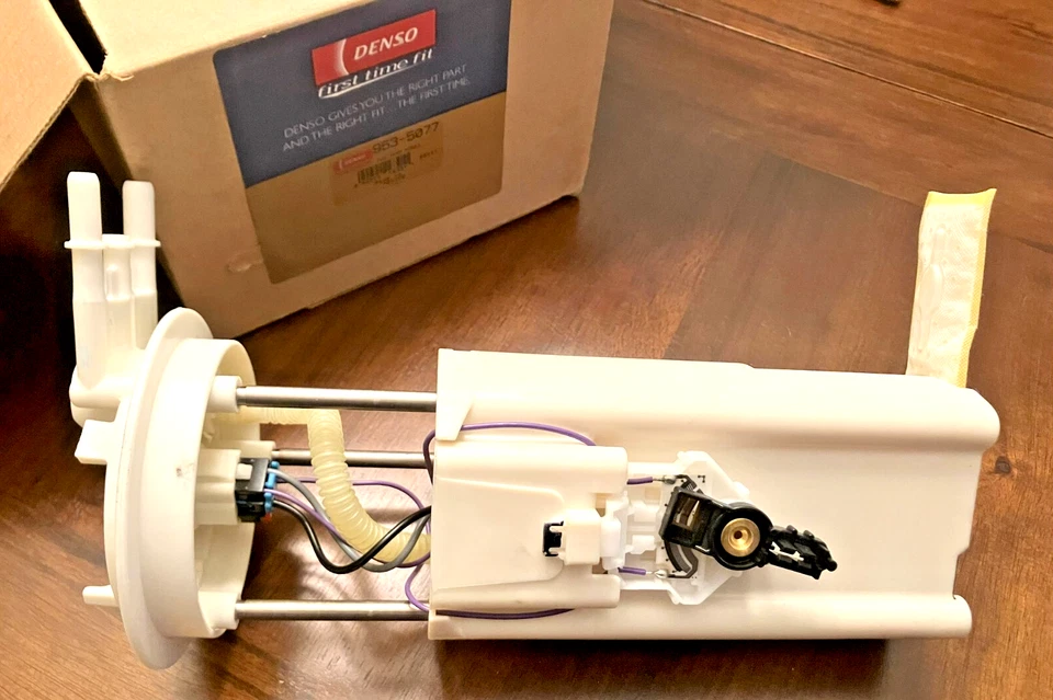 Nuevo módulo de bomba de combustible Denso OEM 953-5077 apto para 1997 Venture, Silhouette 3,4 L Foto 1 de 1