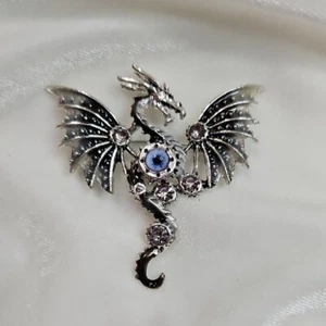 Black Silver Evil Eye Dragon Goth Brooch Retro Style Pin Rhinestones Enamel NEW - Imagen 1 de 5