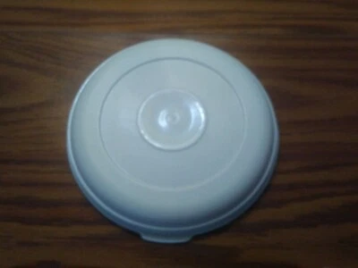 Винтажная крышка Rubbermaid No3 - Изображение 1 из 4