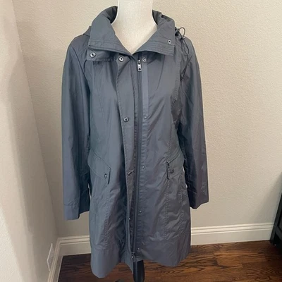 Chaqueta de lluvia para mujer Cole Haan Signature gris talla grande sin bolsa Foto 1 de 4