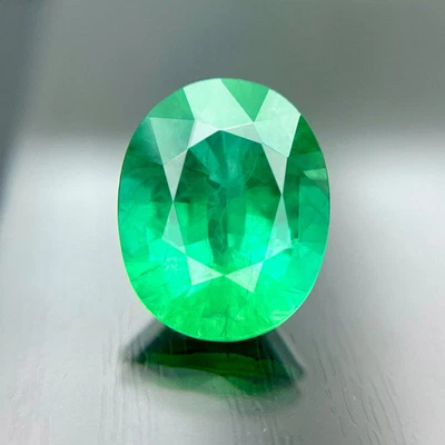HUGE 18.70 CT PERFECT EMERALD CHATHUM CORUNDUM OVAL GEMSTONE - Image 1 of 3