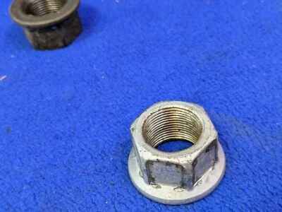 *CANTIDAD 1* Tuerca de eje Infiniti genuina 40262-2Y00A OEM FX50 FX35 QX70 Foto 1 de 4