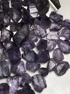 125 Carats Rough Lavender Spinel From Badakhshan Province, Afghanistan - Picture 1 of 8