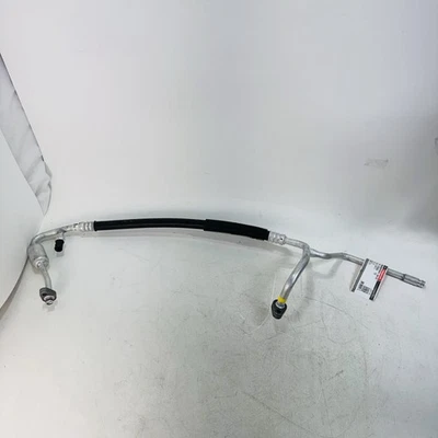 Manguera de descarga de refrigerante de aire acondicionado Motorcraft YF-3568 (7C3Z-19972-F) Ford Super Duty Foto 1 de 4