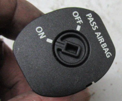 LAND ROVER FREELANDER 2 2007 HSE  AIRBAG OFF SWITCH - image 1 of 3