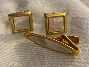 CUFF LINKS CLIP TIE CLIP GOLD COLOR W/ FAUX OPAL CENTERS GREAT VINTAGE SET - Picture 1 of 8
