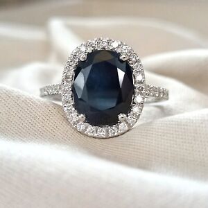 Anello con Zaffiro blu ovale 4,73 CT e Diamanti Oro bianco 18k mod. Lady Diana
