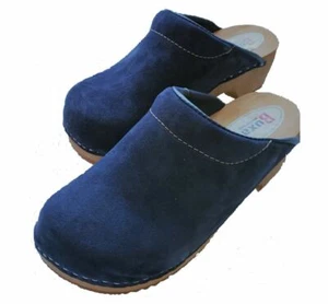 Zoccoli in legno colore blu scuro F3 scamosciato (uomo) - Foto 1 di 4