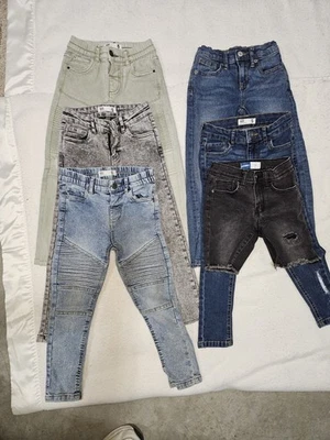 Lote de 6 piezas. Pantalones vaqueros niños talla 5 (1 par de pantalones cortos) buen estado Foto 1 de 4