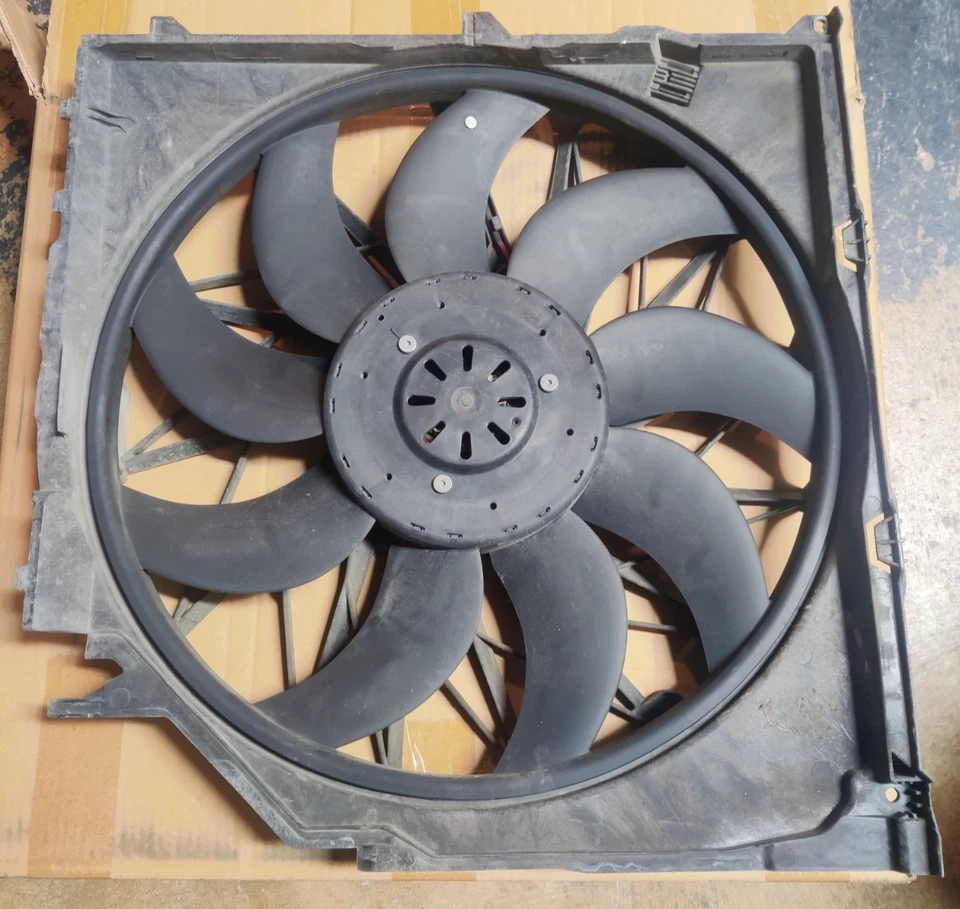 2007 宝马 X3 si 发动机冷却风扇带护罩 600 瓦正品原装 — 第 1/4 张图片