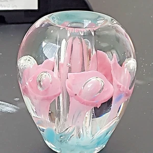 Glass Paperweight Clear Pink Trumpet Flowers Blue Grass Controlled Bubbles - Picture 1 of 13