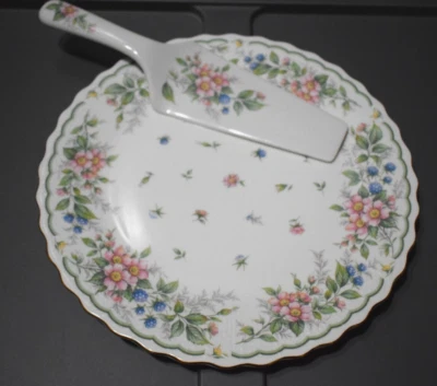 Plato de pastel de porcelana Andrea by Sadek FLORAL 10,5" borde dorado con servidor Foto 1 de 4