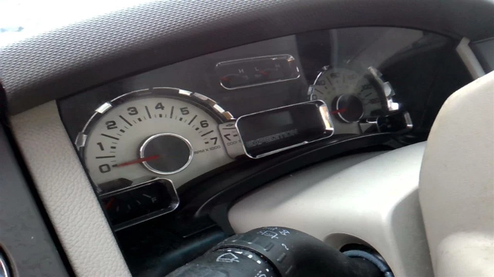 Medidor de velocímetro usado se adapta a: Ford Expedition 2012 cluster cambio de piso MPH con desorden Foto 1 de 4