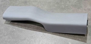 2010-2012 CHEVY MALIBU LEFT LH REAR DOOR SILL RETAINER STEP MAT NEW OEM - Picture 1 of 5