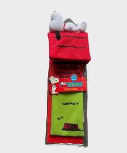 Applause Snoopy Bookmark Plush Peanuts Doghouse in Package - Picture 1 of 10