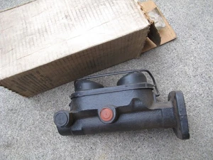 EIS 151 Bendix 1493 75819 1493 Master Cylinder - Picture 1 of 9
