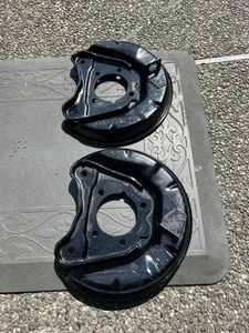 1985 Toyota Corolla Gts Caliper Mounting Plates Original Left And Right - Picture 1 of 2