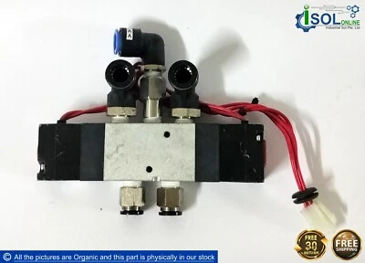 Koganei 300-4E2 Válvula de aire 3 puertos 2-PS Electroválvula Sistema de control de flujo de aire Foto 1 de 4