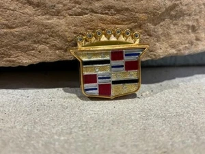 Cadillac 1" GOLD Crest NEW OLD STOCK! - Picture 1 of 6