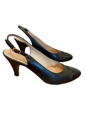 Tacones de cuero negro Salvatore Ferragamo vintage con detalle de cinta tamaño Foto 1 de 4