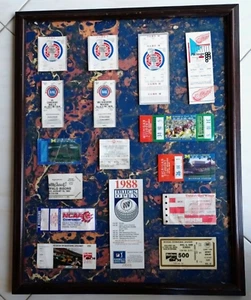 PÓSTER ENTRADAS 18X24"" DETROIT RED WINGS CHICAGO BULLS Y MÁS 1988 MADERA RARA - Imagen 1 de 3