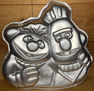 Tortiera vintage Bert ed Ernie Wilton anni '70 alluminio migliori amici Muppets - Foto 1 di 24