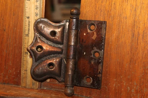 Antique Copper-Bronze Finish Hinge Offset Ornate 3" x 4" Cover