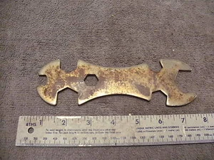 Steel Mult-Tool Gas Cylinder Tool? Unmarked - Imagen 1 de 4