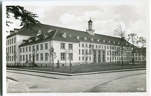 Foto-AK KÖSLIN /POMMERN /KOSZALIN Regierungsgebäude, Straßenecke 30er - Picture 1 of 1