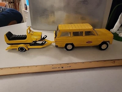 De colección - Jeep Tonka Snow Seekers amarillo con moto de nieve y remolque! Die Cast! Foto 1 de 4