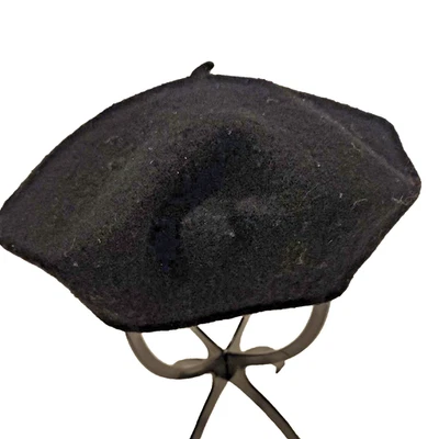 Vintage Classic Black Beret – 100% Wool Newsboy Cabbie Hat – 80s Nostalgia - Image 1 of 4