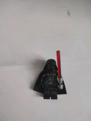 LEGO Star Wars Darth Vader Minifigur Mit Laserschwert Aus 75387 Minifigur  - Bild 1 von 4