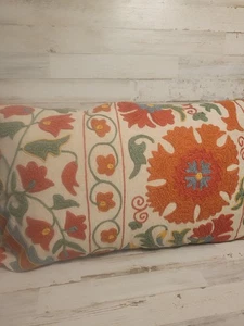 Pottery Barn Suzani besticktes Crewel Kissen 16x26 Lendenwirbel  - Bild 1 von 5