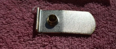 Harley Davidson 螺纹尾灯电缆夹适用于 t/信号后 P/N 10242 原始设备制造商 — 第 1/3 张图片