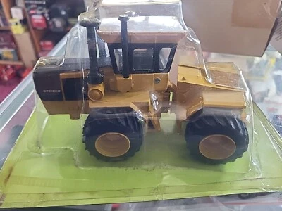 1/32 STEIGER INDUSTRIAL w/SINGLES NIB 1981 vintage No Outer Box - Image 1 of 4