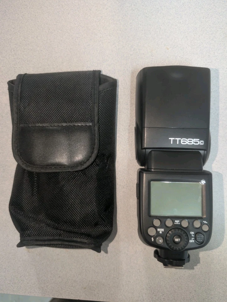 Near Mint Godox TT685C Flash for Canon Cameras with Case & Stand #49365 - Image 1 of 1